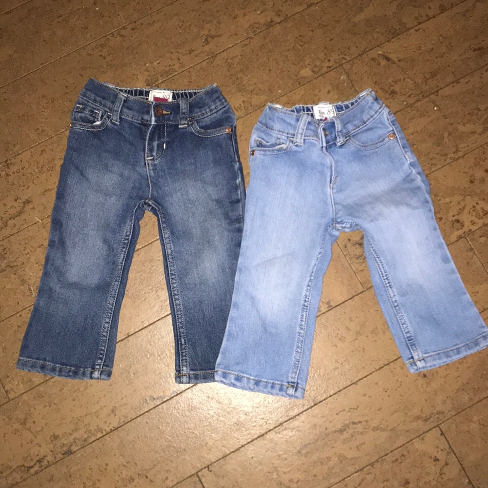 2 pairs of 12-18 months Children’s Place jeans